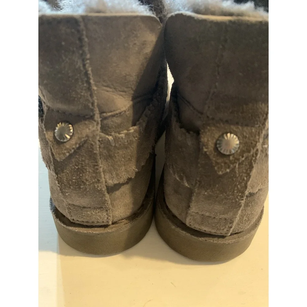 UGG Australia Gray Suede Sheepskin Lined Boots Women's Size 8